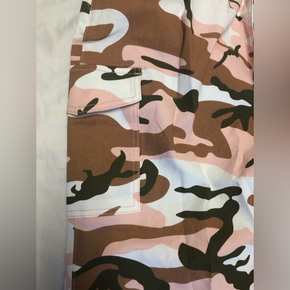 BELTED CAMOUFLAGE STRETCHY JOGGERS SIZE: 1X - Picture 3 of 7